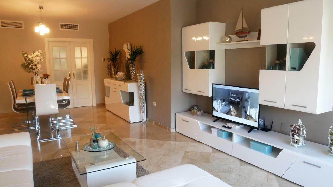 Appartement Hillside Suite Міхас Екстер'єр фото