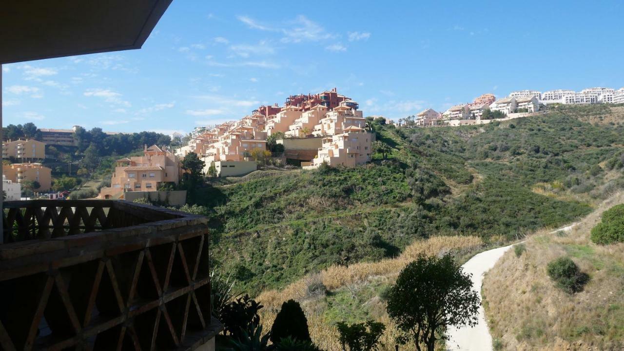 Appartement Hillside Suite Міхас Екстер'єр фото