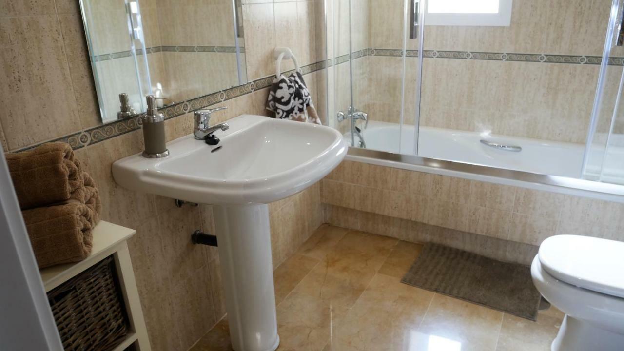 Appartement Hillside Suite Міхас Екстер'єр фото